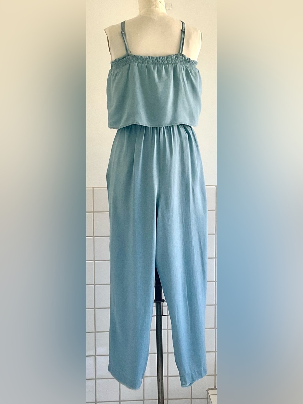 Splendid Blue Chambray Jumpsuit Spaghetti Straps Elastic Waist Sz: L NWOT - Picture 2 of 9